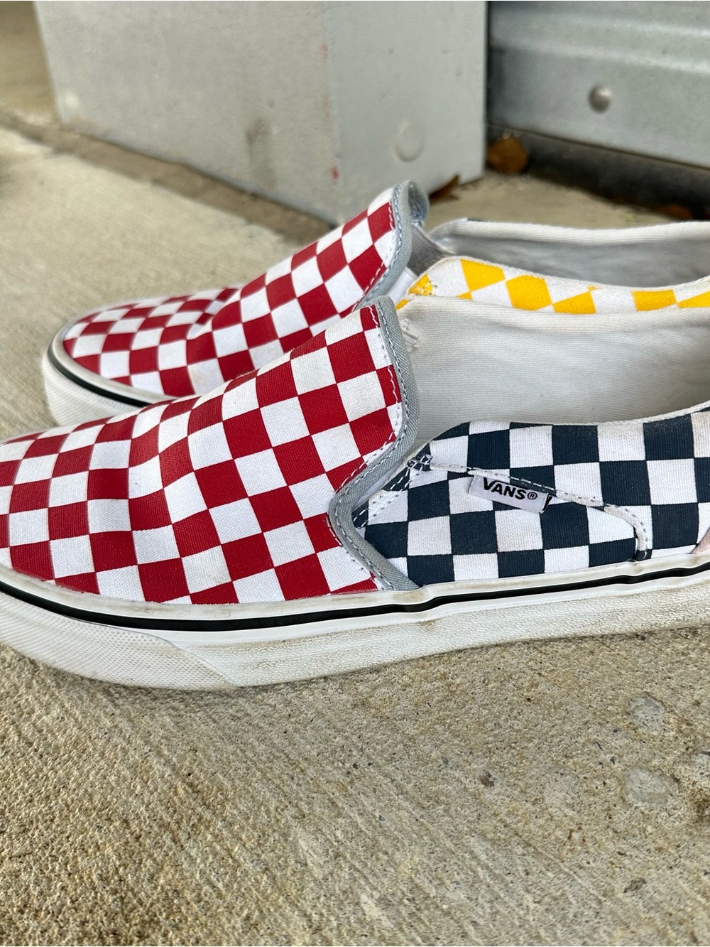 Women’s VANS Size 8 Shoes - Picture 2 of 8